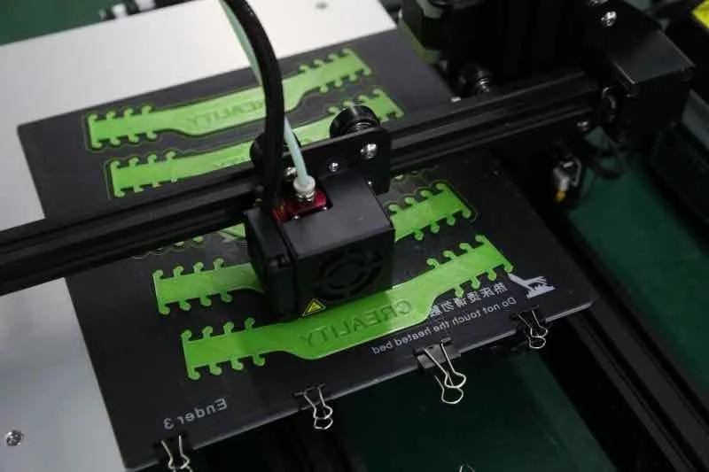 3D口罩扣打印现场一 3D口罩扣打印现场一